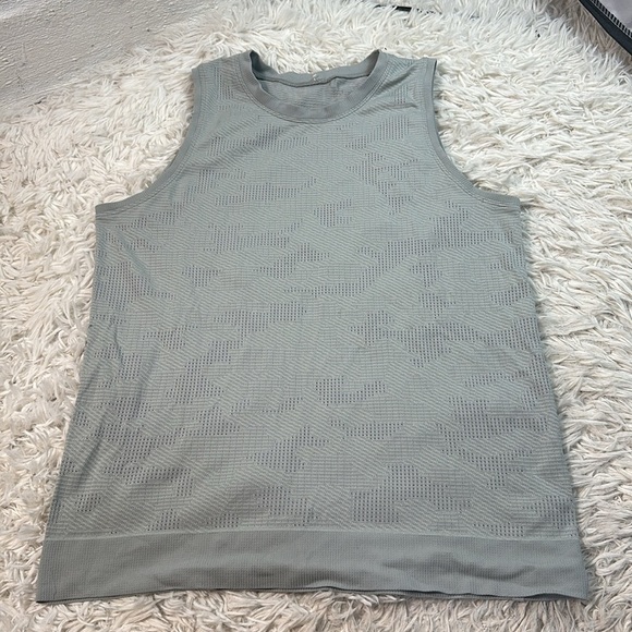 Lululemon Swiftly Breathe Muscle Tank Vented Camo Silver Drop / Vapor - Picture 1 of 5